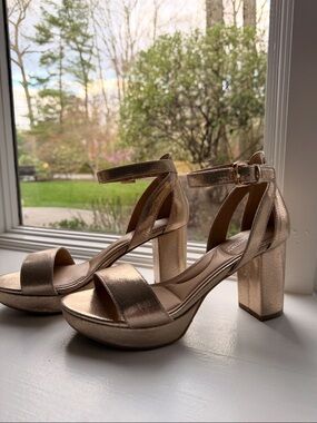 Laundry By Shelli Segal Metallic Rose Gold Shoes
